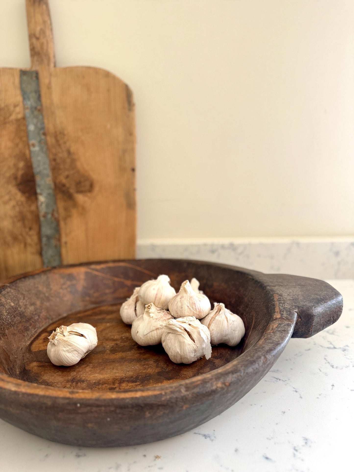 BEAUTIFUL ANTIQUE WOODEN BOWL