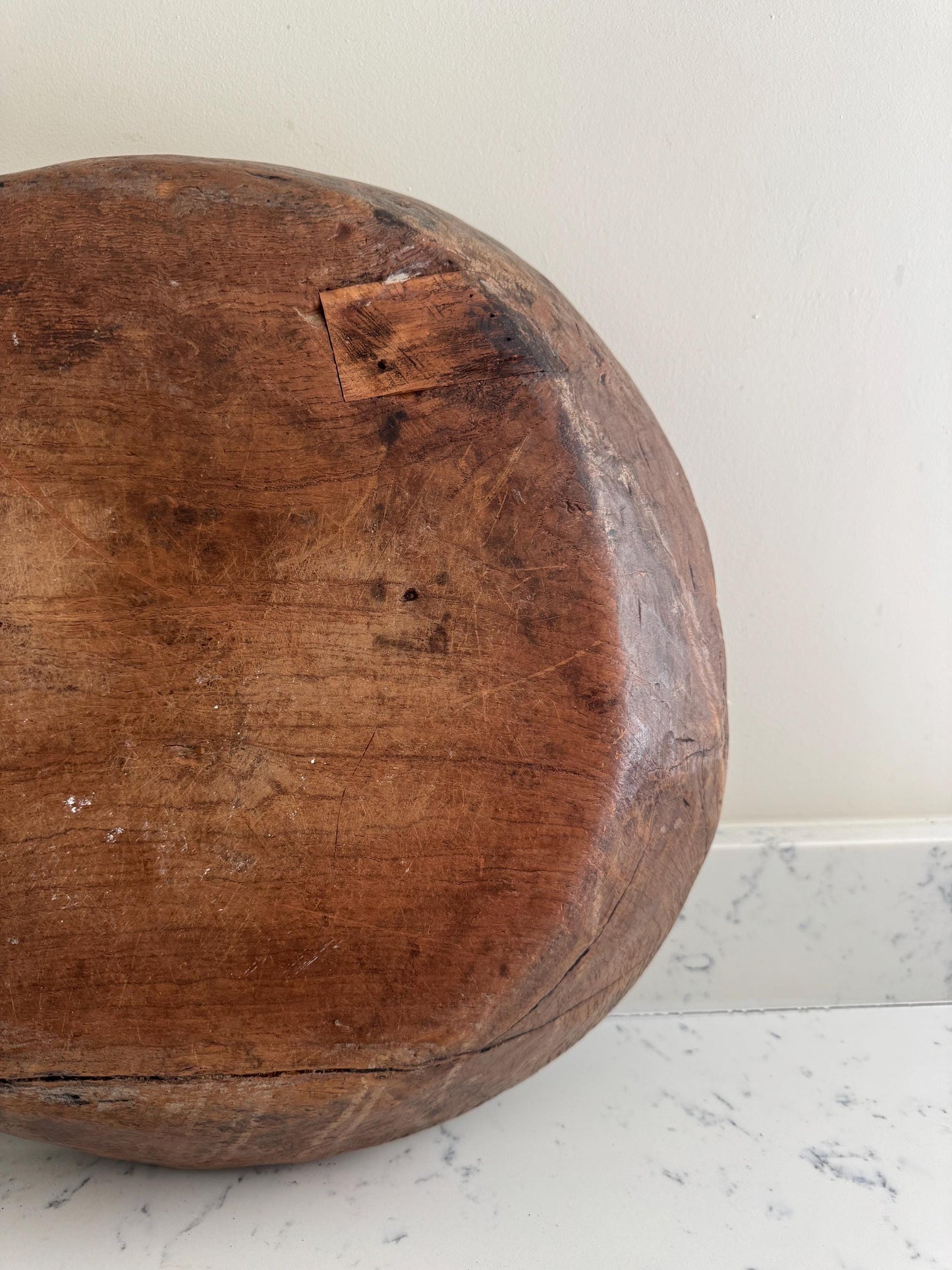 BEAUTIFUL ANTIQUE WOODEN BOWL
