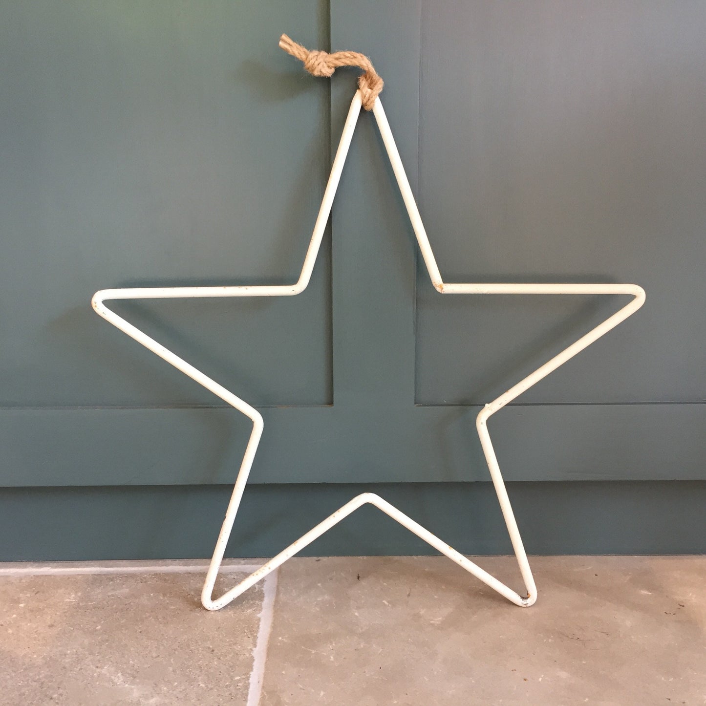 THE VEGA - RUSTIC OUTLINE STAR