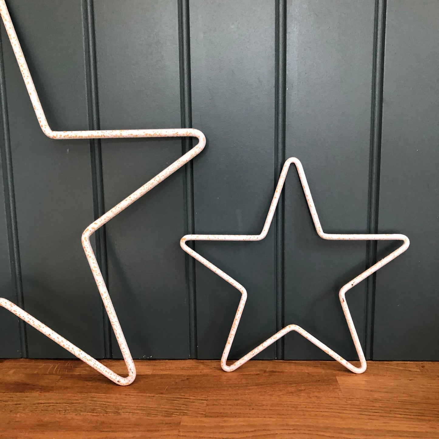 THE VEGA - RUSTIC OUTLINE STAR