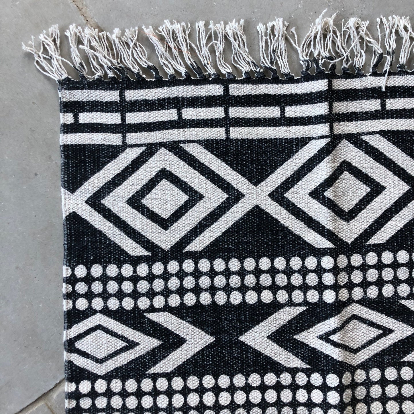 TRADITIONAL WOVEN MATT - THE KAMLA