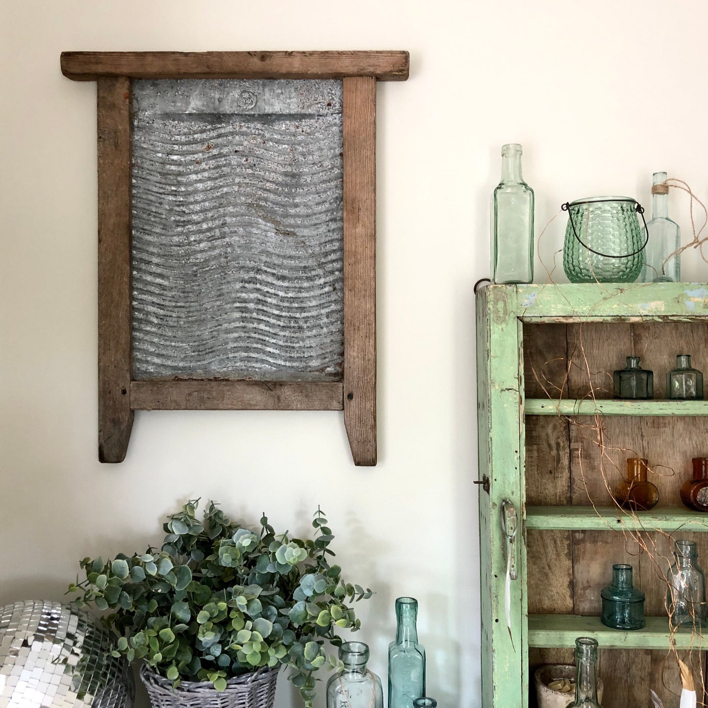 VINTAGE WASHBOARD DISPLAY