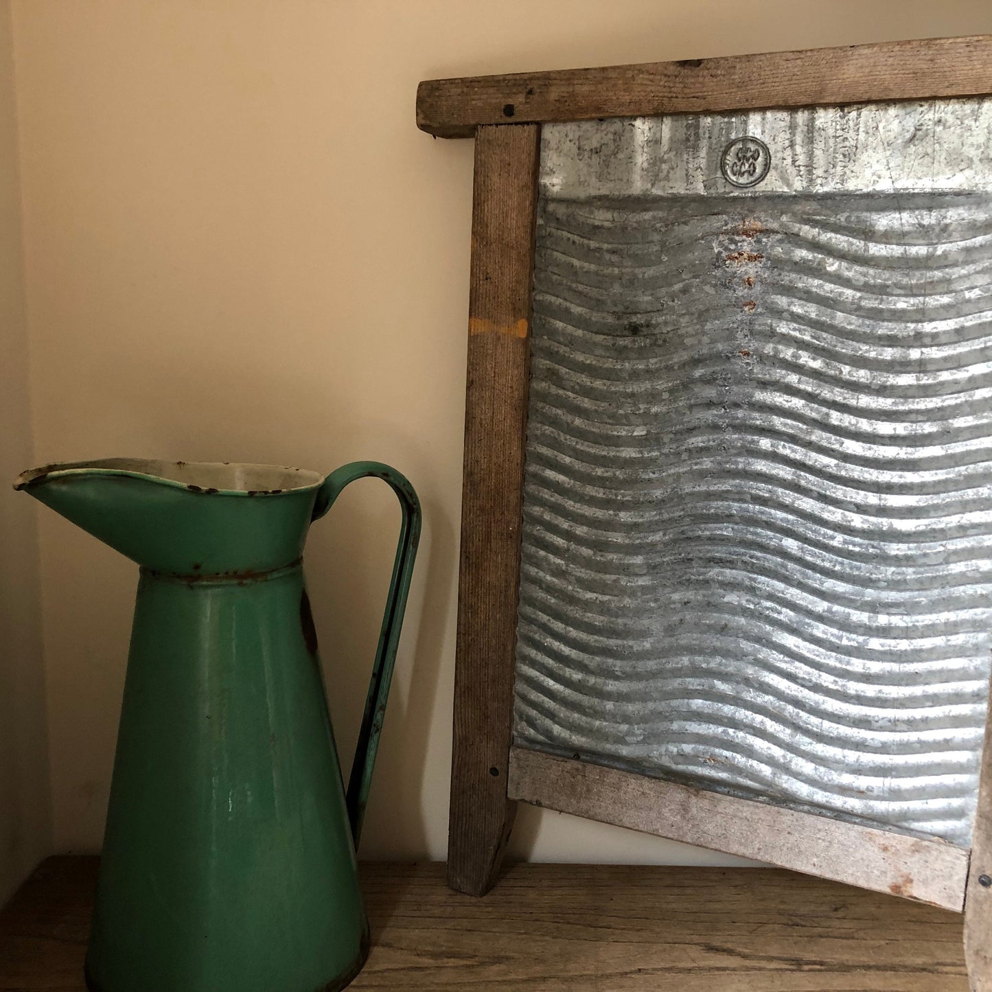 VINTAGE WASHBOARD DISPLAY