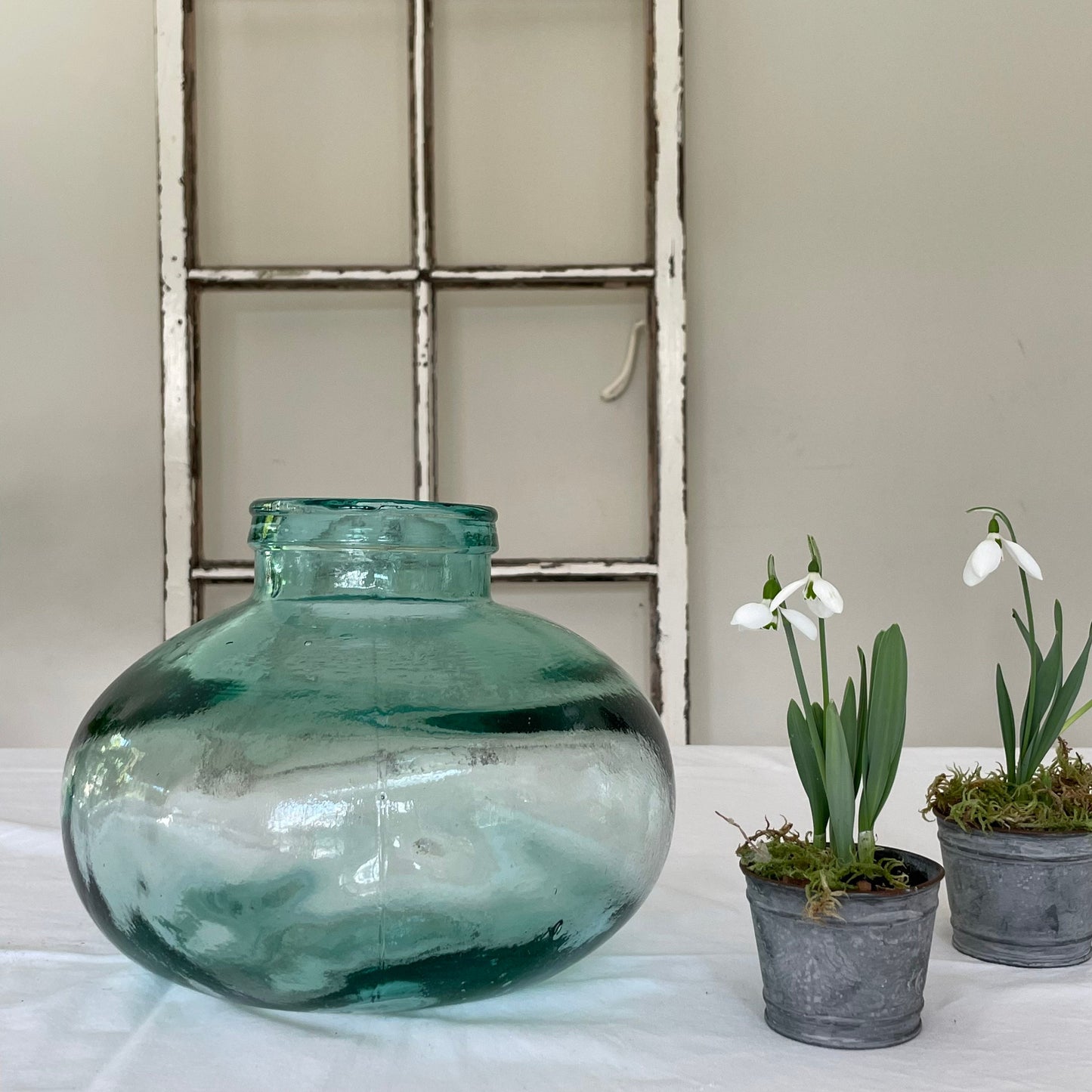THE CELESTE GLOBE VASE