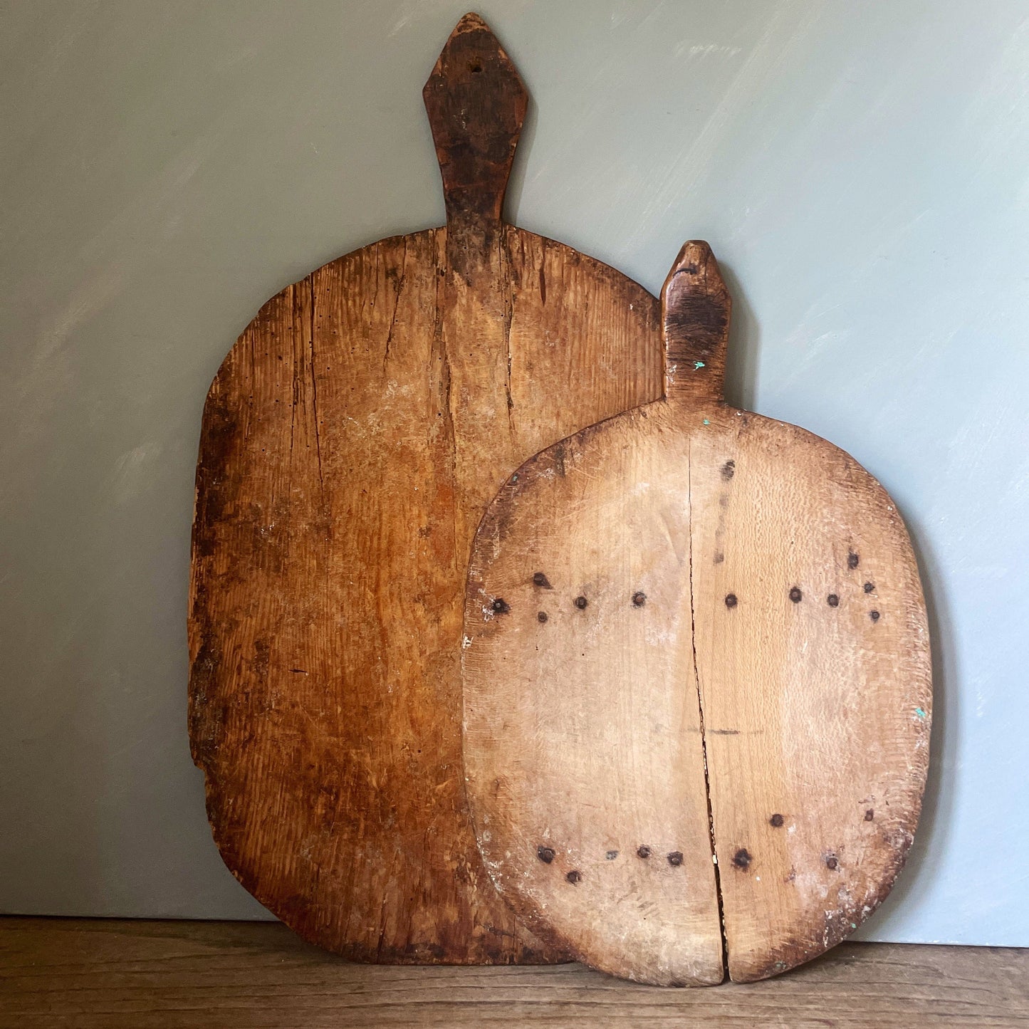 AGED WOODEN PLATTER