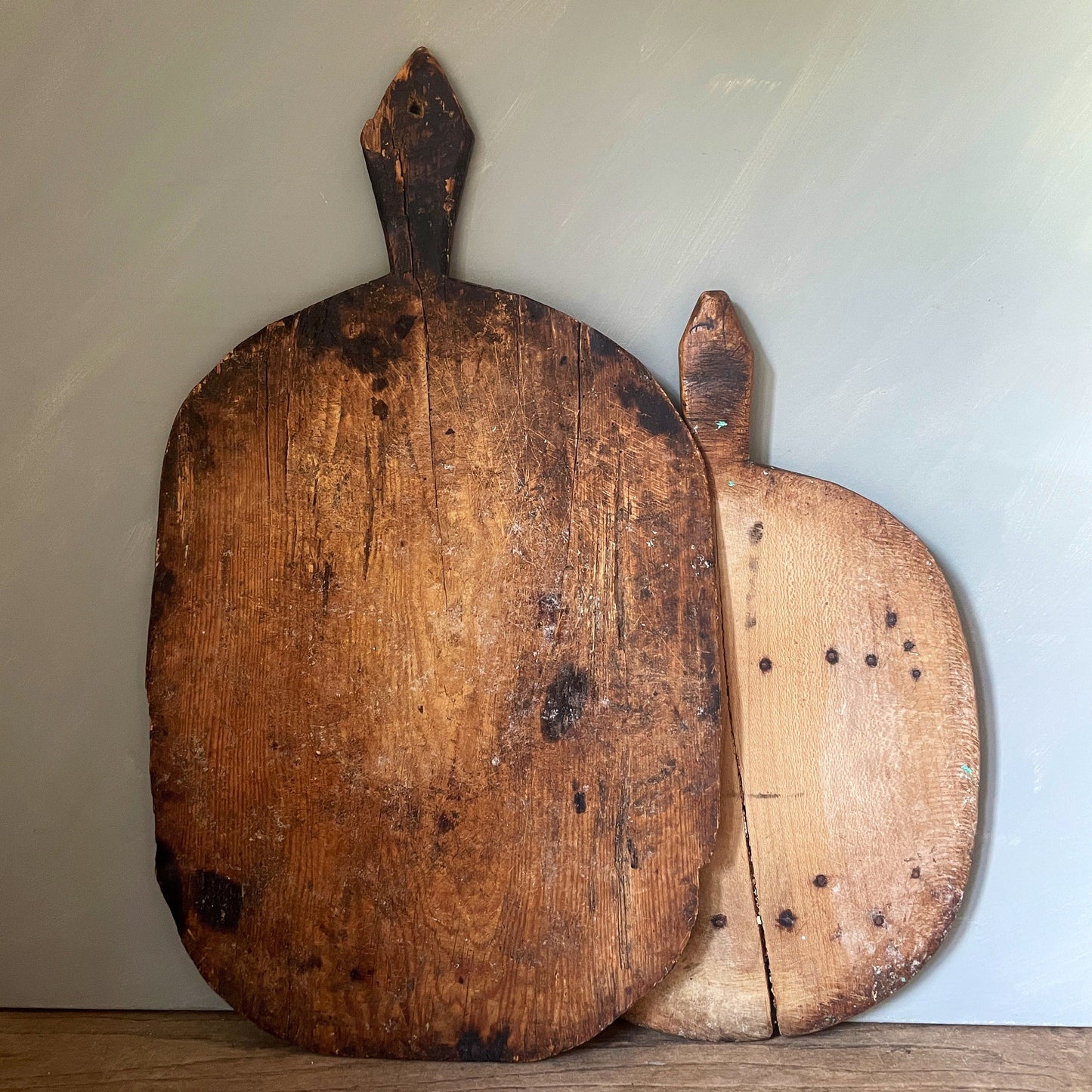 AGED WOODEN PLATTER