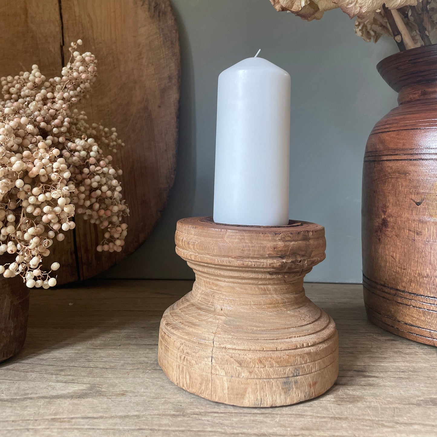 AGARU TEMPLE CANDLEHOLDER