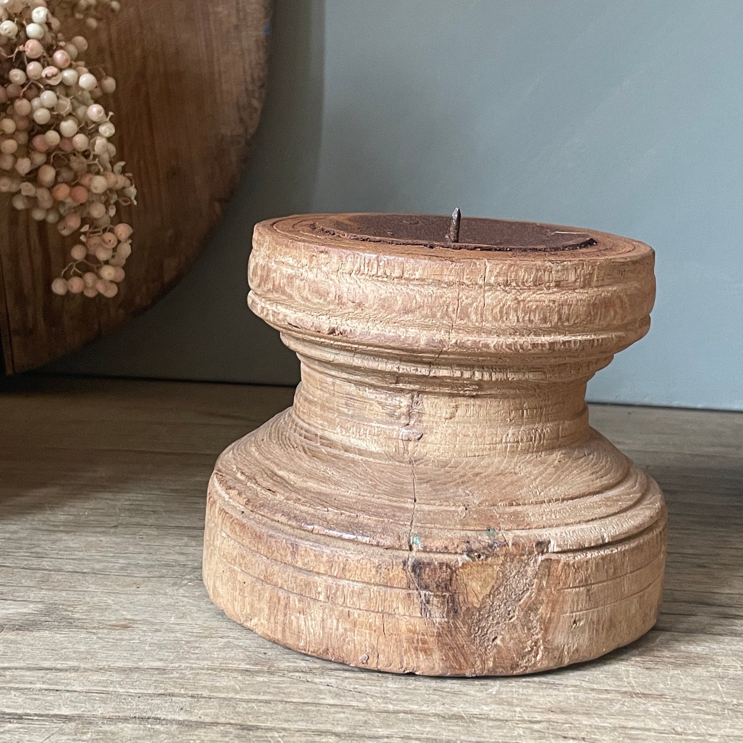 AGARU TEMPLE CANDLEHOLDER