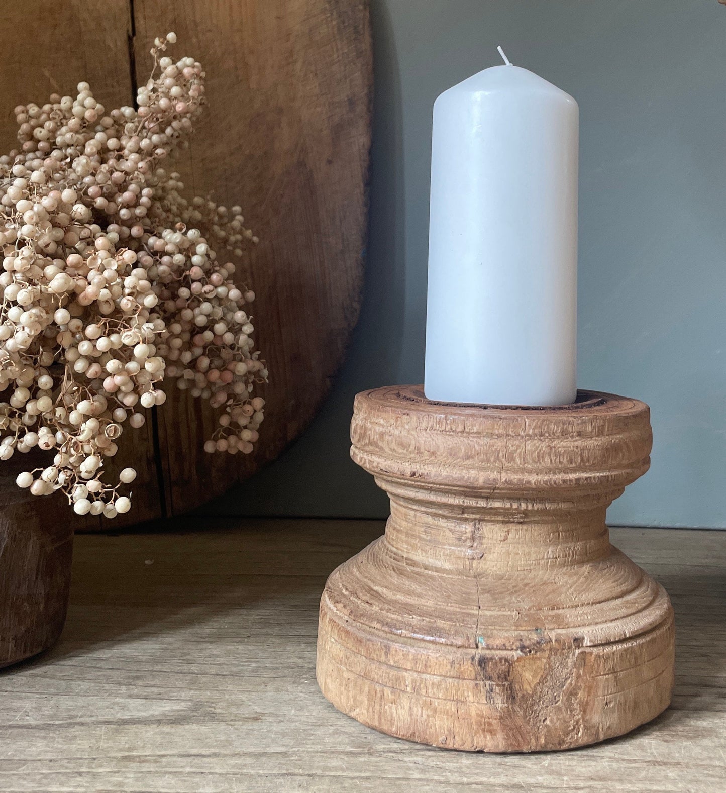 AGARU TEMPLE CANDLEHOLDER