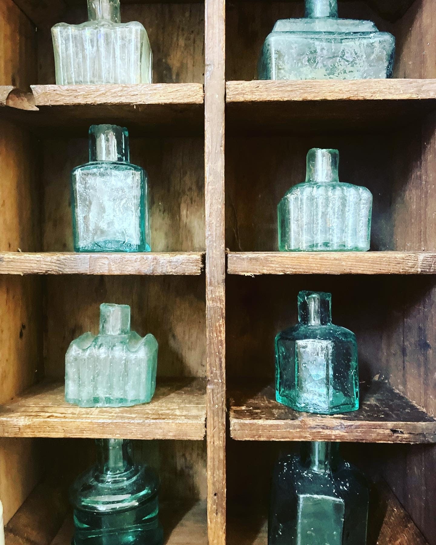 ANTIQUE GLASS INK BOTTLE