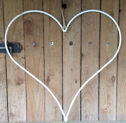RUSTIC OUTLINE HEART