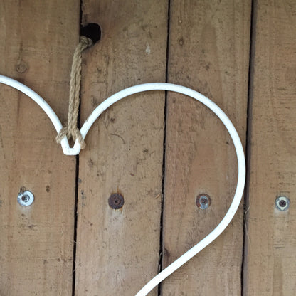 RUSTIC OUTLINE HEART