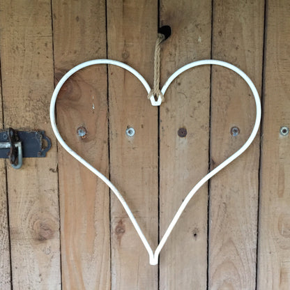 RUSTIC OUTLINE HEART