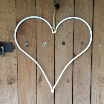 RUSTIC OUTLINE HEART