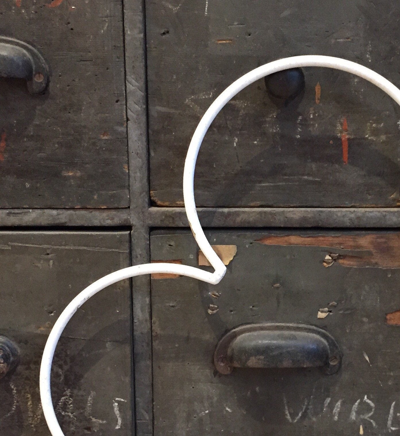 RUSTIC OUTLINE HEART