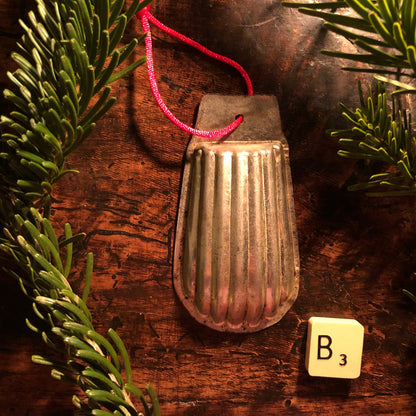 UPCYCLED TREE DECORATIONS