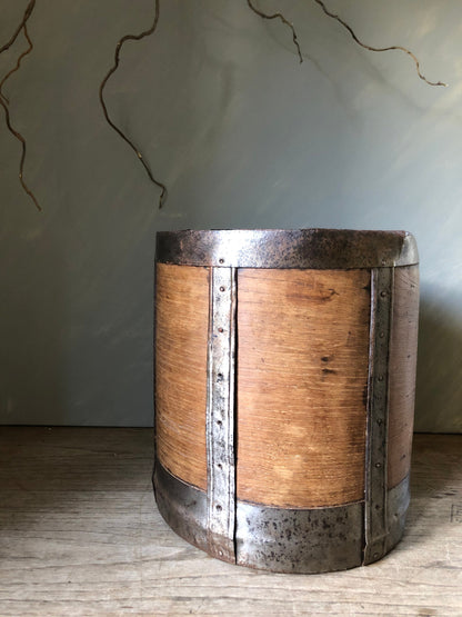 ANTIQUE GRAIN MEASURE