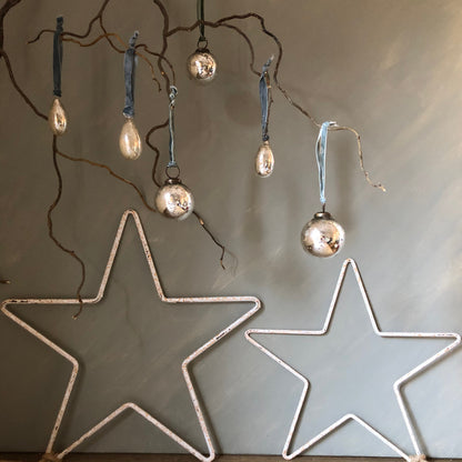 VINTAGE STYLE MIRRORED BAUBLES