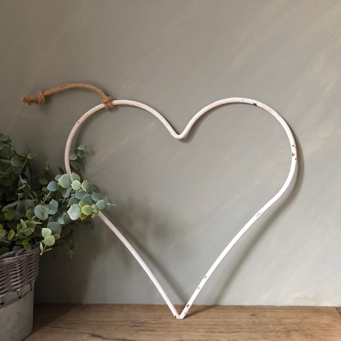 RUSTIC OUTLINE HEART