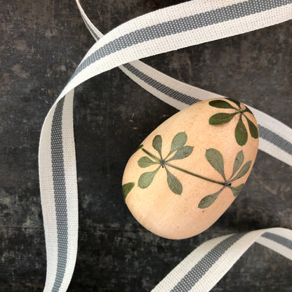DECOUPAGE DECORATIVE EGGS