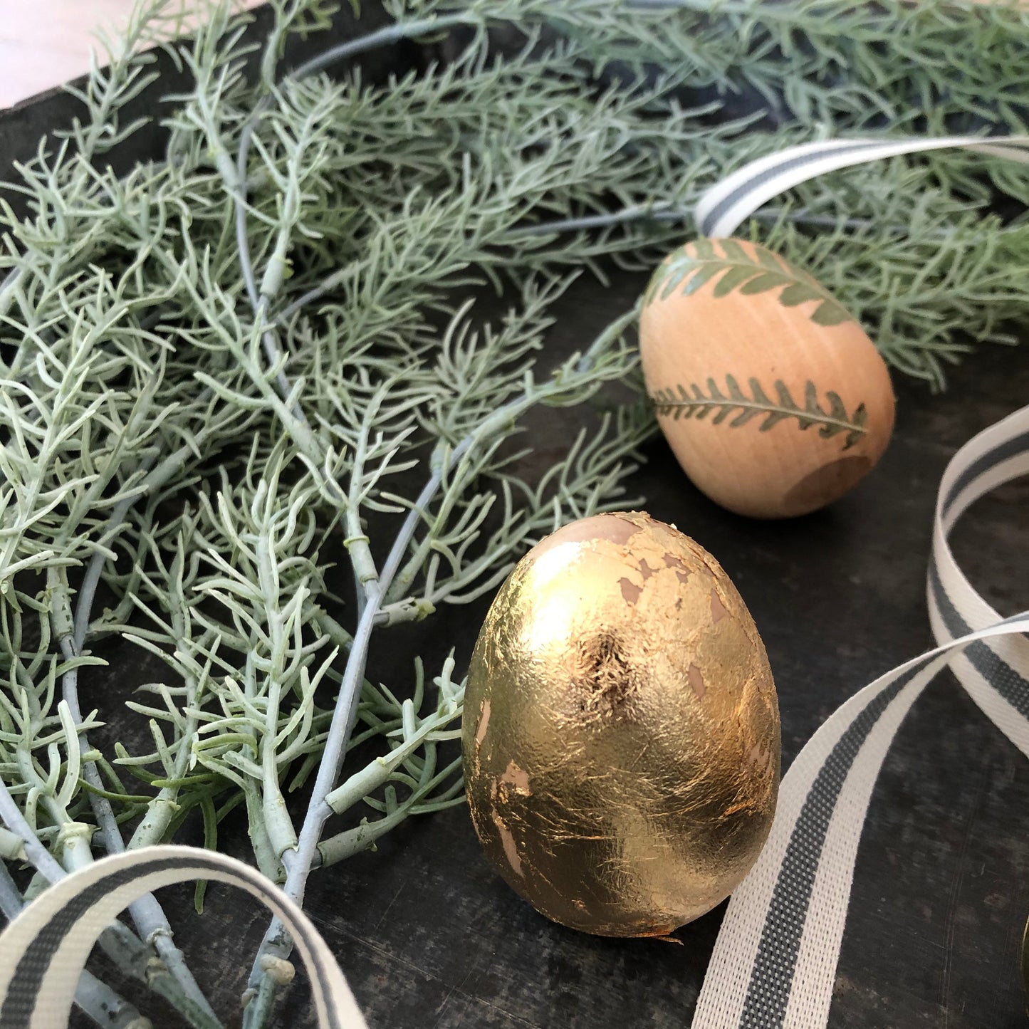 DECOUPAGE DECORATIVE EGGS
