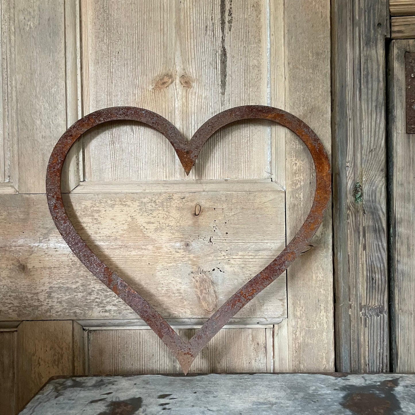 RUSTIC METAL HEART