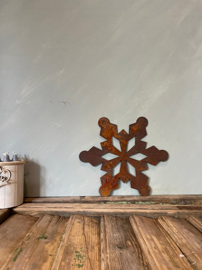 RUSTED METAL SNOWFLAKE