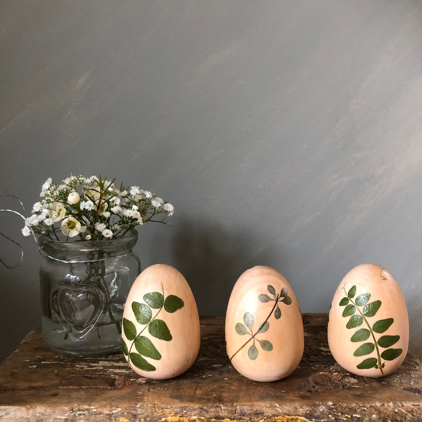 DECOUPAGE DECORATIVE EGGS