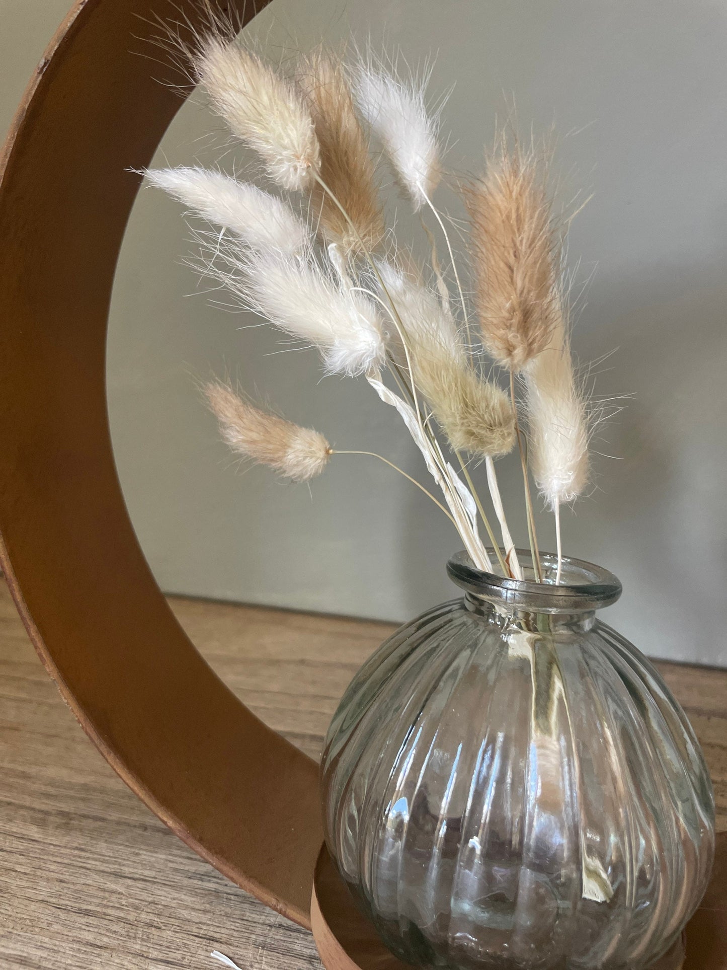 THE CHLOE DISPLAY HOOP